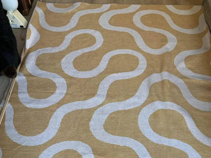 Items for sale
– Washable rug £20