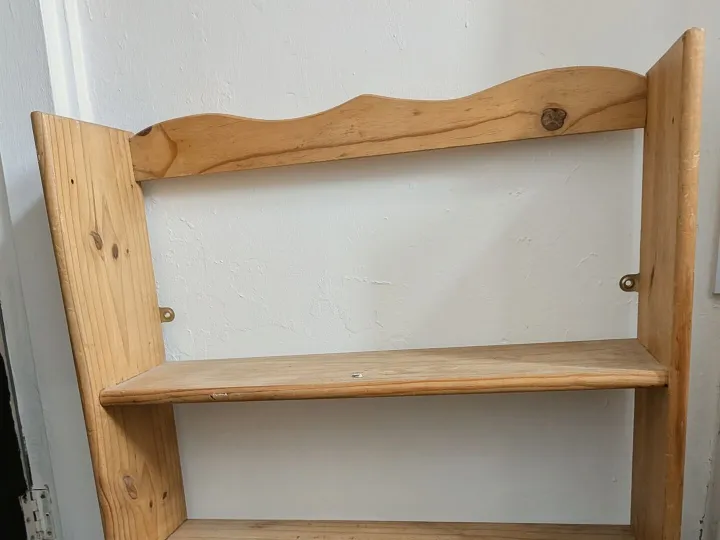 Items for sale
– Pine shelves £5 charity donation