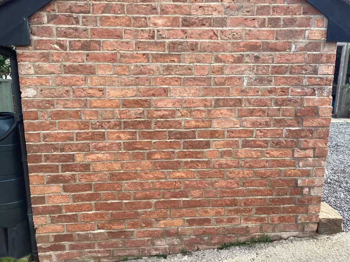 Items for sale
– Reclaimed bricks 1
