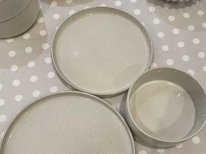 Items for sale
– John Lewis Stoneware Fifteen Pounds