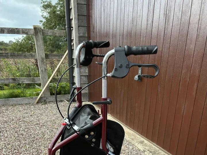 Items for sale &ndash; 3 wheeler rollator very good condition &pound;30.00