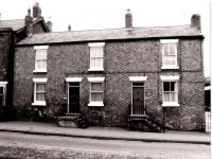 Upper High St