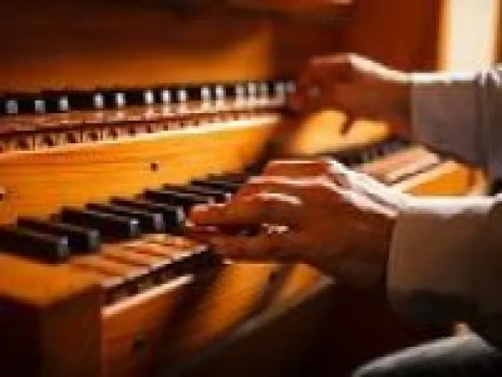 organist