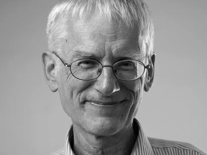 Paul Spray Bw