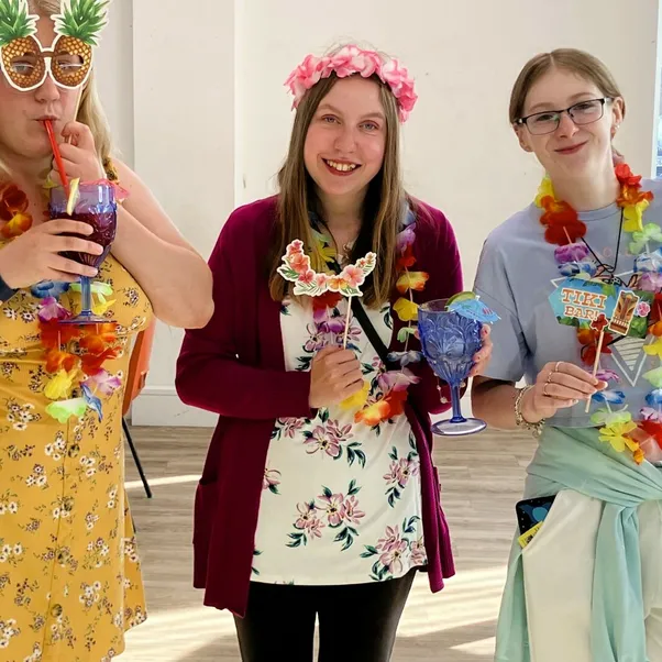 2025 05 – Party Girls