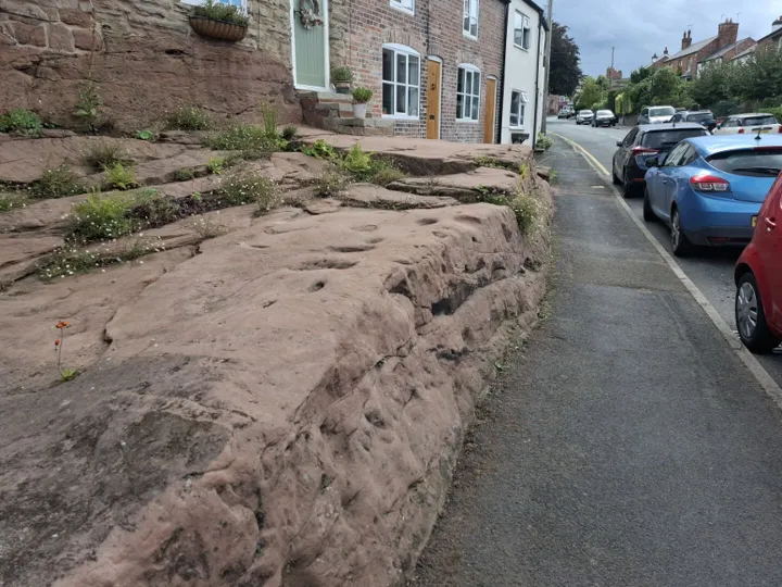 Lower High Street 1