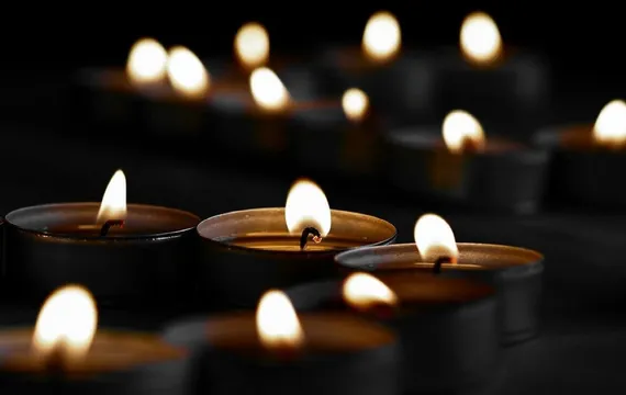 Lights, candles, tea lights, church, prayer