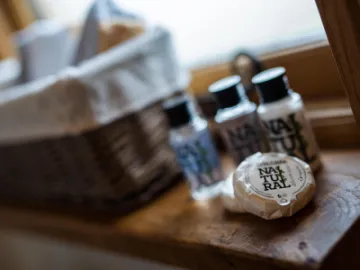 Overwater Luxury Glamping Wellington Interior 25