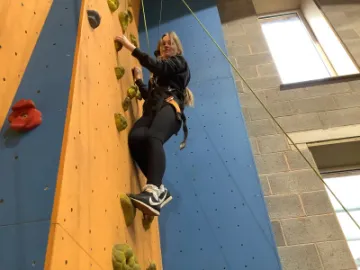 FCA8FEF6-655F-4EF4-BEEF-5A35438BB5B1