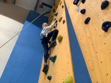 EBF061A0-7767-4594-ABA1-CBC744A5FCC1