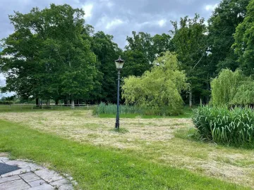 215e3c76-F467-4c41-B37f-71b88c