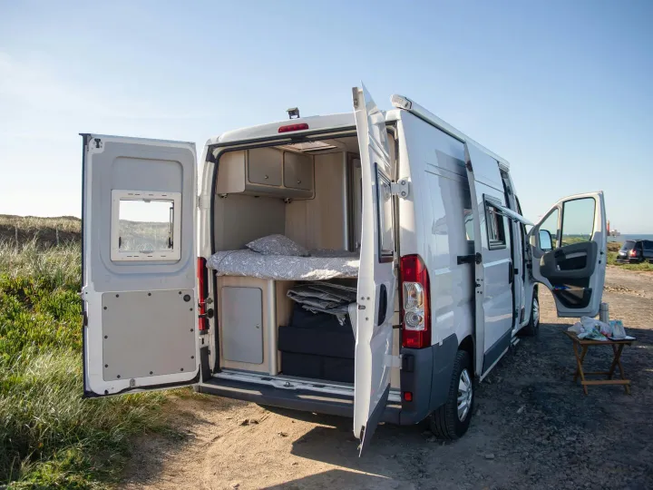 Explore the open road with this cozy campervan set