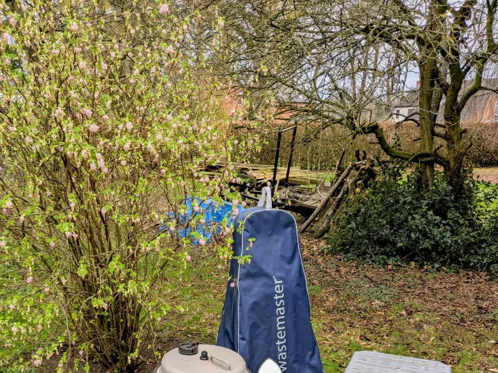 Items for sale
– Touring caravan accessories £50.00