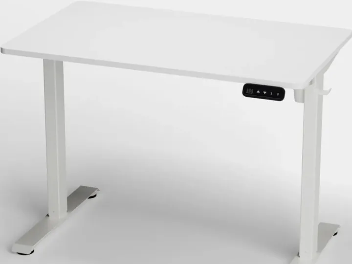 Items for sale
– White sit / stand desk with winder £15