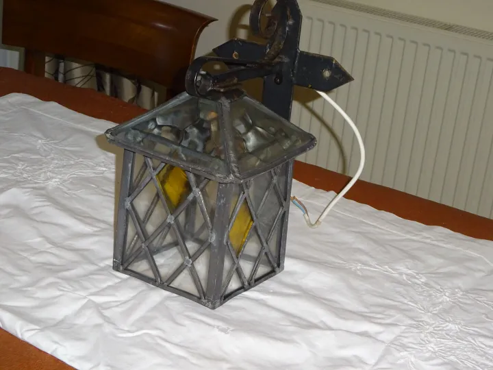Items for sale
– Exterior Wall light £25