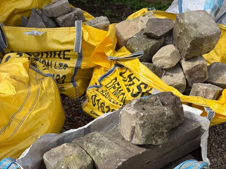 Items for sale
– Mixed Reclaimed Stone and Sand Sensible Offer