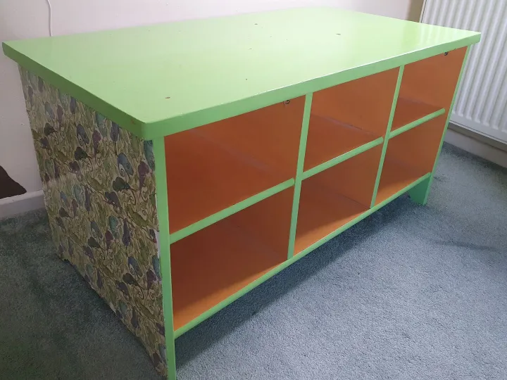 Items for sale
– Solid wood coffee table – upcycling project £2