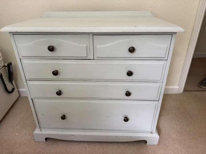Items free to a good home! &ndash; Chest of drawers Free