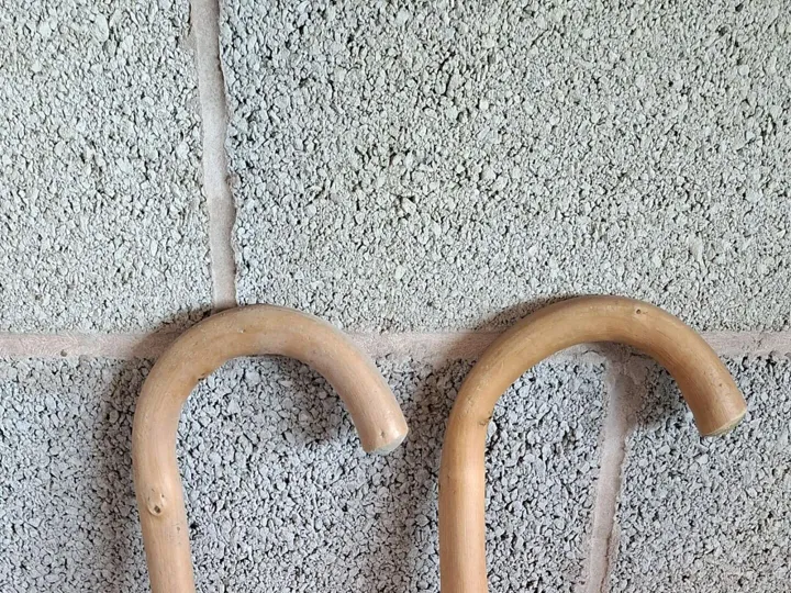 Items for sale
– Wooden walking sticks – 2nr, good condition 10.00