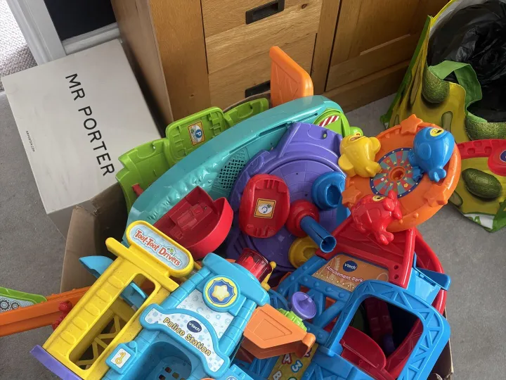 Items free to a good home! &ndash; Toot Toot Drivers Garage, Cars loads of stuff n/r