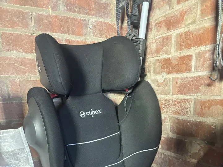 Items free to a good home! &ndash; Cybex Silver Solution M-Fix Car Seat n/r