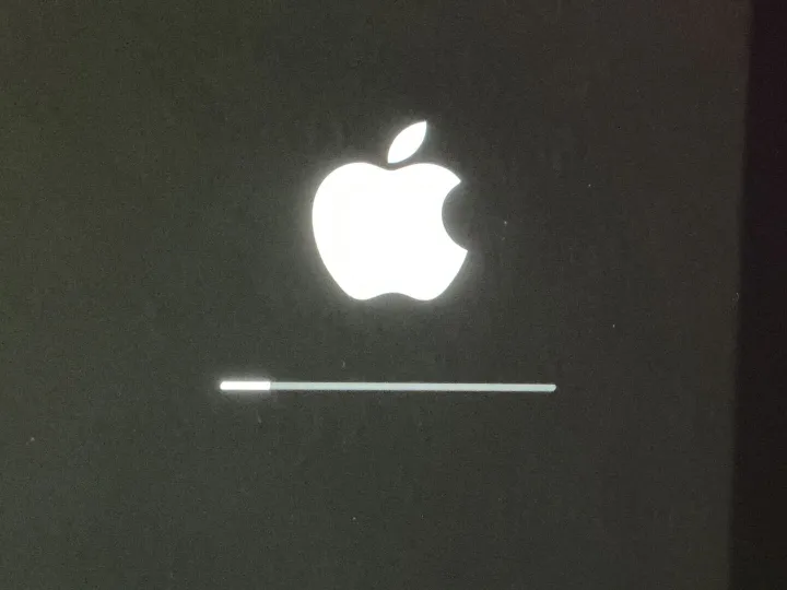 Items for sale
– APPLE IPAD BOXED SPACE GREY, EXCELLENT UNMARKED CONDITION. 270