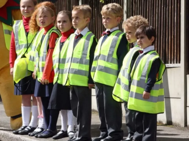 Safe Road Crossing 02b