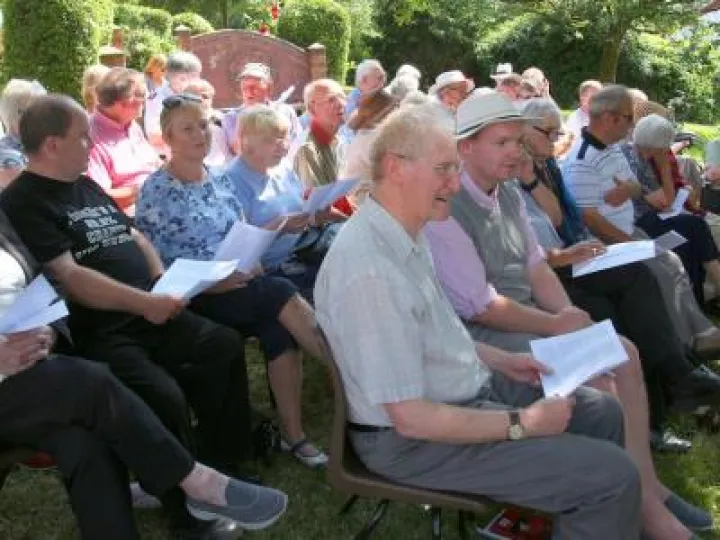 IMG_3148 (002)_Open Air Songs of Praise_10th June 2018