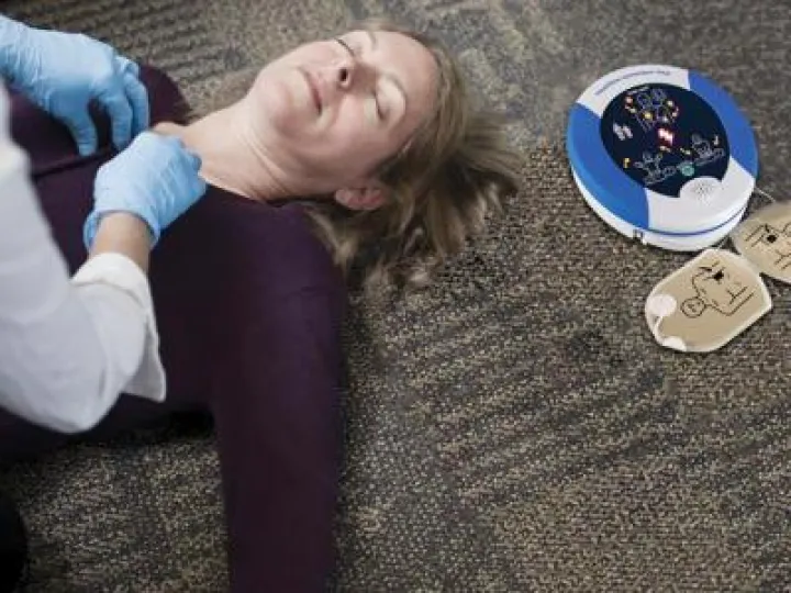 Defibrillator on Female 01