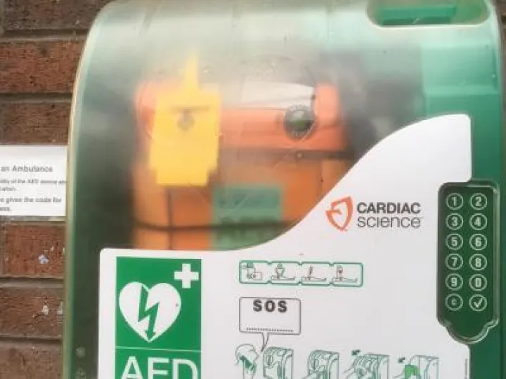 Defibrillator1