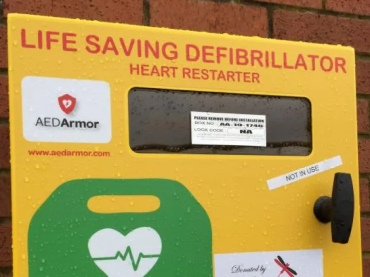 Defibrillator