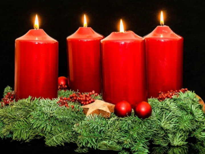 advent-wreath-4 lit