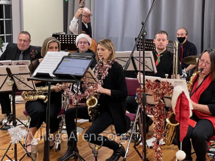 SwingingWoodpeckers2a