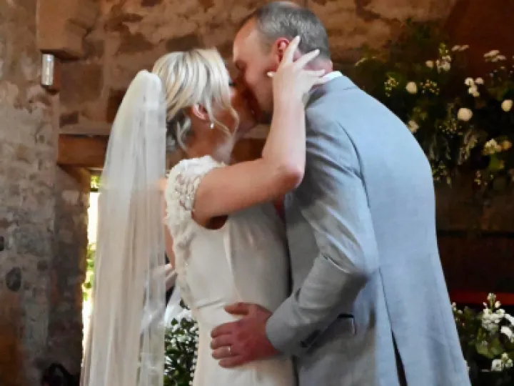 67E951C8-23D3-40B9-B376-4FB32C94C1E0