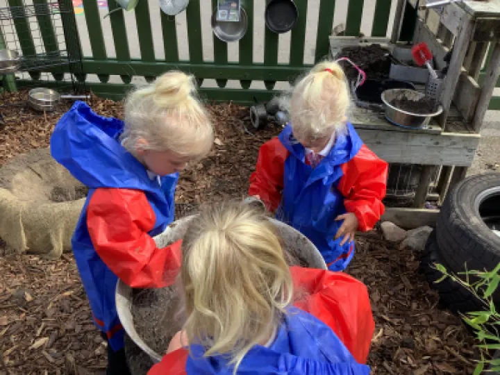 DC72942E-6964-4D68-9F7E-FB4F43CA5BCC