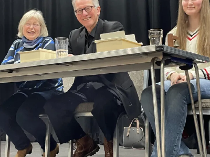 TVQ Quiz Master & Support 2022 IMG_3815[348502]