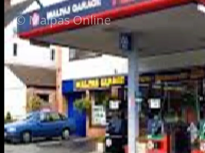 Malpas Garage