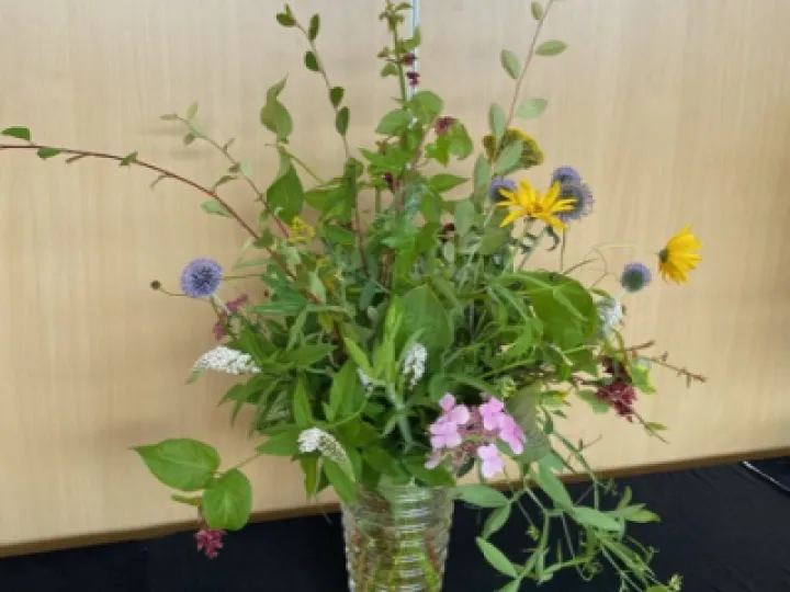 THS 2023 flower Arrangement D2545918 de9f 4364 84c5 0fbf5d6e2c68_1_201_a