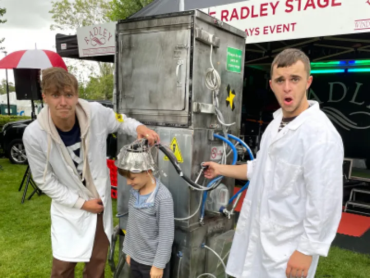 Four-Eyed Theatre 02