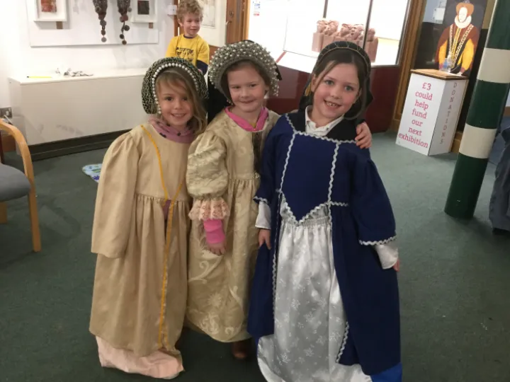 Costumes 2