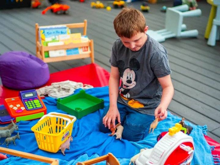 Upton – Daisy Chains