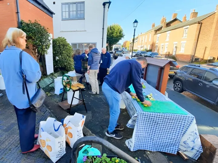 Apple Pressing Event 1