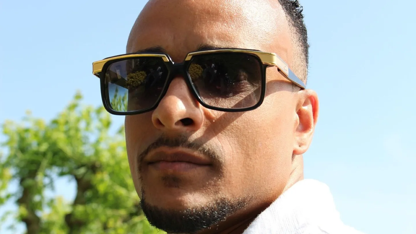 Man, ale portrait, professional, sunglasses